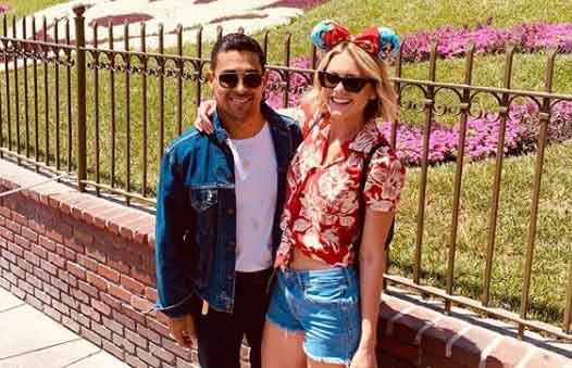 Amanda Pacheco and Wilmer Valderrama taking a photo together.